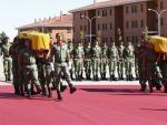 Un momento del funeral por los dos soldados fallecidos en el ataque de Afganist&aacute;n (Foto: Efe)