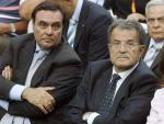 El ex ministro de Justicia, Clemente Mastella, y el primer ministro italiano, Romano Prodi, en una foto de archivo (Foto: Reuters).