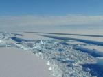 La plataforma de hielo Wilkins, en la Ant&aacute;rtida, tambi&eacute;n ha empezado a derretirse (EFE).