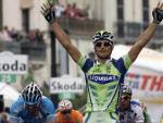 El italiano Daniele Bennati celebra su victoria en la tercera etapa del Giro 2008 (GIAMPIERO SPOSITO / REUTERS)