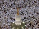 Peregrinos en la Kaaba, en la Gran Mezquita de la Meca (EFE).