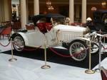 En primer t&eacute;rmino, el Hispano-Suiza de 1915. Al fondo, el Ford T de 1910.