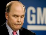 El presidente y consejero delegado de General Motors, Fritz Henderson, anuncia la quiebra de la empresa.