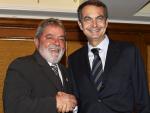 El presidente del Gobierno, Jos&eacute; Luis Rodr&iacute;guez Zapatero (dcha), junto a su hom&oacute;logo de Brasil, Luiz In&aacute;cio Lula da Silva, durante la reuni&oacute;n que han mantenido en Nueva York.