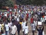 Manifestaci&oacute;n de la oposici&oacute;n en Conakry, poco antes de ser reprimida por las fuerzas de seguridad.