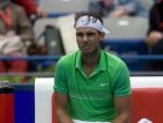 Rafa Nadal, durante un descanso del partido de semifinales ante Marin Cilic en el Abierto de China.