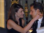 Carla Bruni y Nicolas Sarkozy, muy sonrientes durante una visita a M&eacute;xico.