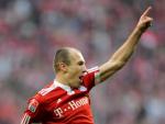 El jugador del Bayern de M&uacute;nich, Arjen Robben, celebra el gol que ha marcado (5-0) ante el Hanover