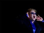 Elton John, durante un momento del concierto lisboeta.