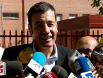 El secretario general del PSM, Tom&aacute;s G&oacute;mez, en declaraciones a la prensa en la localidad madrile&ntilde;a de Fuenlabrada.