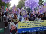 Un grupo de manifestantes protestan contra la pena de muerte en Ir&aacute;n.