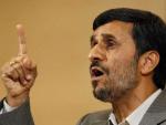 Mahmud Ahmadineyad argumenta su postura para hacer luchar contra las presiones de Occidente.