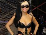 La cantante Lady Gaga luci&oacute; modelito en la firma de discos de su nuevo lanzamiento 'Born This Way' en Nueva York (EE UU).
