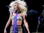 Britney Spears baila durante un concierto en Montreal (Canad&aacute;), perteneciente a la gira 'Circus'.
