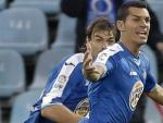 Javi Casquero, centrocampista del Getafe, celebra su gol ante el Granada con su compa&ntilde;ero Juan Valera.