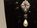 La perla &quot;La Peregrina&quot;, la m&aacute;s famosa del mundo, hizo escala en Madrid antes de ser subastada en Christie's.