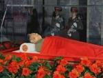 Imagene del cuerpo de Kim Jong-il en su velatorio, emitidas por la televisi&oacute;n coreana.