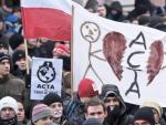 Imagen de la manifestaci&oacute;n convocada en Polonia contra el acuerdo contra la pirater&iacute;a ACTA.