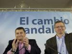 El ministro de Justicia, Alberto Ruiz Gallard&oacute;n (d), junto al secretario general del PP-A y candidato numero uno por C&aacute;diz al Parlamento de Andaluc&iacute;a, Antonio Sanz.