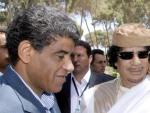El dictador libio Muamar el Gadafi a la derecha, con su director de la inteligencia militar, Abdul&aacute; al Senusi.