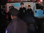 Imagen de las detenciones de decenas de 'indignados' en Nueva York, cuando celebraban los 6 meses del nacimiento del movimiento 'Occupy Wall Street'.