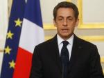 El presidente de Francia, Nicolas Sarkozy, se dirige a los medios de comunicaci&oacute;n durante una rueda celebrada en el Palacio del El&iacute;seo en Par&iacute;s este mi&eacute;rcoles.