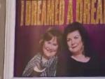 Cartel del musical sobre Susan Boyle con la actriz Elaine C. Smith (dcha) junto a la propia Boyle en Newcastle.