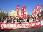 Miles de personas manifest&aacute;ndose en Madrid contra la reforma laboral.