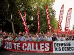 Vista del inicio de la manifestaci&oacute;n convocada contra los recortes sociales y la reforma laboral bajo el lema &quot;No te calles, defiende tus derechos!&quot;, en Madrid.