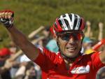 El ciclista 'Purito' Rodr&iacute;guez celebra su victoria en Ancares.