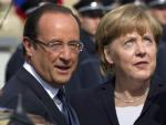 La canciller alemana, Angela Merkel, y el presidente franc&eacute;s, Fran&ccedil;ois Hollande, en Ludwigsburg, al sur de Alemania.