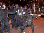 Antidisturbios en el madrile&ntilde;o Paseo del Prado, durante las cargas policiales del 25-S.