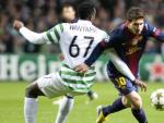 Wanyama intenta frenar a Leo Messi en el Celtic - Bar&ccedil;a.