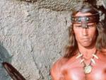 Arnold Schwarzenegger en el papel de Conan.