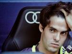 El jugador brasile&ntilde;o del Real Madrid, Kak&aacute;, en el banquillo del Estadio Santiago Bernab&eacute;u.