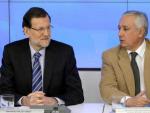 Mariano Rajoy y Javier Arenas durante el Comit&eacute; Ejecutivo Nacional del PP.