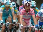Purito Rodr&iacute;guez con la maglia rosa de l&iacute;der del Giro de Italia.