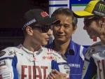 Jorge Lorenzo y Valentino Rossi se saludan tras un Gran Premio