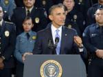 El presidente estadounidense Barack Obama habla sobre las medidas para el control del porte de armas el 3 de abril de 2013, en la Academia de Polic&iacute;a de Denver (EE UU).