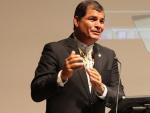 Fotograf&iacute;a cedida por Presidencia de Ecuador del mandatario de ese pa&iacute;s, Rafael Correa, hablando en la Universidad de Berl&iacute;n.