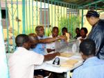 Fotograf&iacute;a facilitada por la Oficina de Informaci&oacute;n y Prensa de Guinea Ecuatorial donde decenas de miles de ecuatoguineanos han ejercido su derecho al voto.