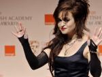 La actriz brit&aacute;nica Helena Bonham Carter posa a su llegada a la gala de los Bafta.