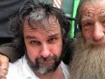 Fotograf&iacute;a que ha subido Peter Jackson tras rodar la &uacute;ltima escena de Gandalf.