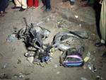 Mueren varios niños tras la explosión de una motocicleta bomba en Pakistán.