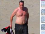 David Cameron fotografiado en ba&ntilde;ador durante sus vacaciones estivales.