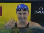La nadadora balear Melani Costa celebra su victoria en los 400 metros libres de la Copa del Mundo de Doha.