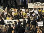 Un momento de la manifestaci&oacute;n de estudiantes en Madrid convocada en toda Espa&ntilde;a por el Sindicato de Estudiantes contra la LOMCE.