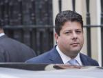 El ministro principal de Gibraltar, Fabian Picardo, a su salida del n&ordm; 10 de Downing Street, residencia oficial del primer ministro brit&aacute;nico David Cameron.