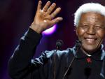 El expresidente de Sud&aacute;frica Nelson Mandela, en una fotograf&iacute;a tomada el 2 de julio de 2005 en un concierto para recaudar fondos contra la pobreza en Johannesburgo.