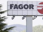 Imagen del cartel de la factor&iacute;a de la empresa Fagor en la localidad guipuzcoana de Mondrag&oacute;n.